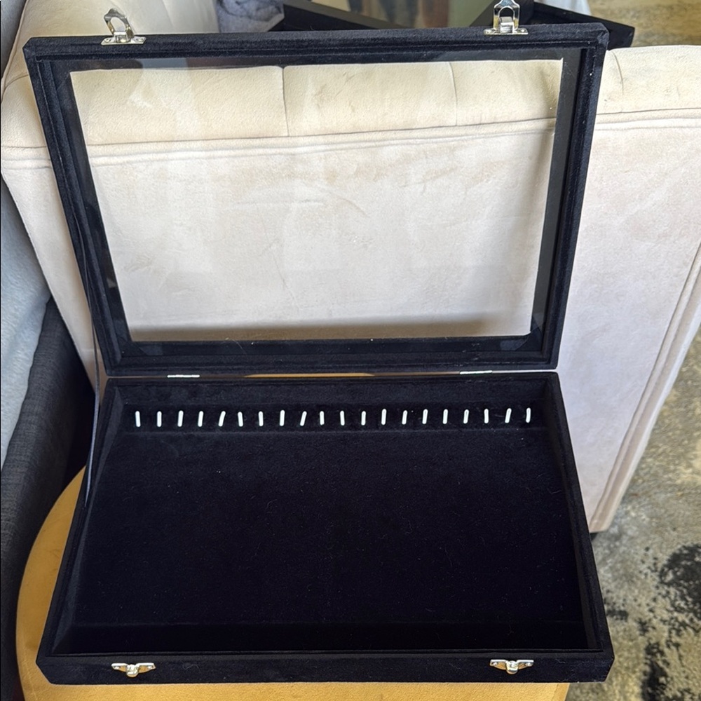 Elegant Black Jewelry Display Case